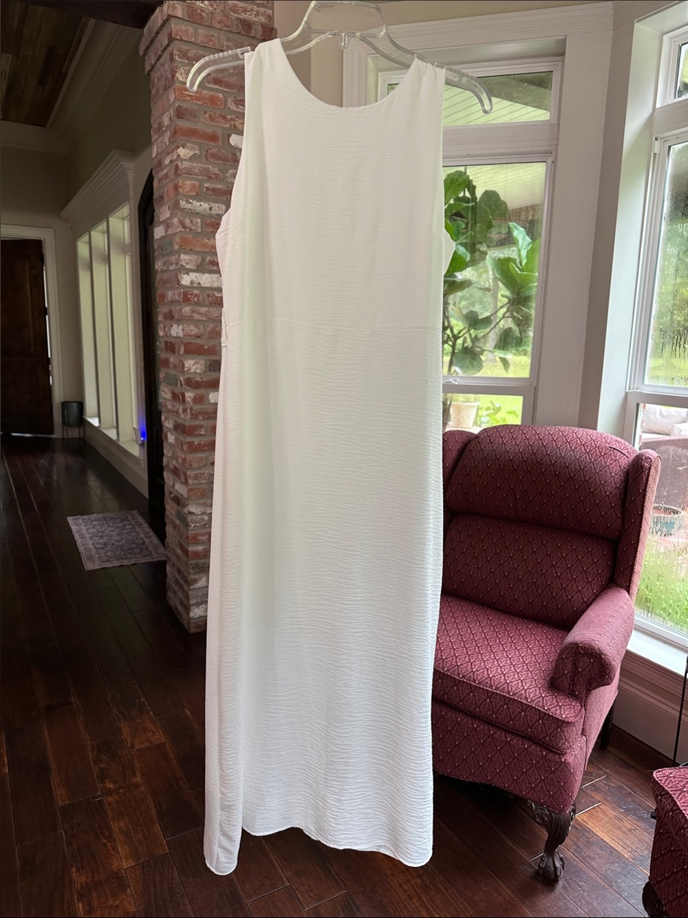 Minimal Sleeveless White Maxi Dress